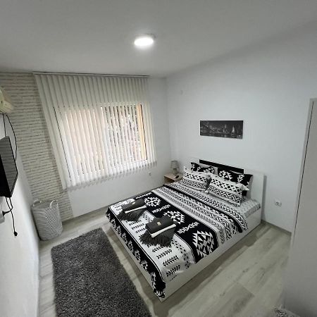 Апартамент Рози 산단스키 외부 사진